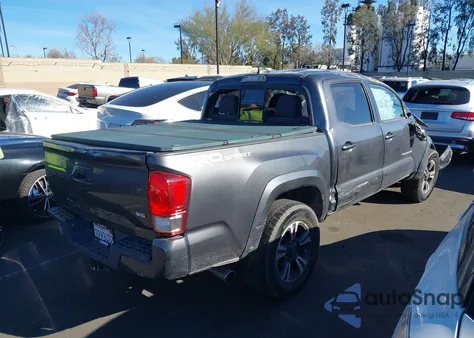 2017 Toyota Tacoma Trd Sport z USA, uszkodzony, nr VIN 3TMAZ5CN8HM032041
